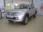 Ô tô bán tải Mitsubishi Triton, màu bạc, nhập khẩu, giá khuyến mãi tốt