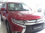 Bán xe Mitsubishi Outlander sản xuất 2018, màu đỏ, nhập khẩu nguyên chiếc Nhật, giao xe ngay, hỗ trợ trả góp 85%