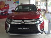 Bán xe Mitsubishi Outlander sản xuất 2018, màu đỏ, nhập khẩu nguyên chiếc Nhật, giao xe ngay, hỗ trợ trả góp 85%