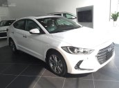 Cần bán xe Hyundai Elantra đời 2017, màu trắng, 715tr