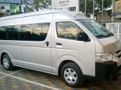 Bán xe Toyota Hiace 3.0L đời 2017, màu trắng