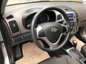 Cần bán lại xe Hyundai i30 cw đời 2011, màu bạc