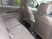 Cần tiền muốn bán Toyota Innova 2.0E 2015 màu bạc