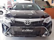 Bán Toyota Camry đời 2017, màu đen