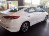 Cần bán xe Hyundai Elantra 2.0AT đời 2017, màu trắng