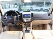 Cần bán Ford Everest 2.5AT đời 2012, màu trắng, 649 triệu