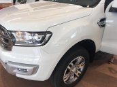 Bán Ford Everest 2.2L 4x2 Titanium AT đời 2017, màu đen, nhập khẩu nguyên chiếc