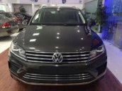 Dòng Suv nhập Đức Volkswagen Touareg 3.6l GP đời 2016, màu nâu, cam kết giá tốt.. LH Hương 0902.608.293