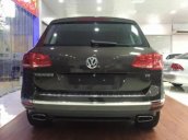 Dòng Suv nhập Đức Volkswagen Touareg 3.6l GP đời 2016, màu nâu, cam kết giá tốt.. LH Hương 0902.608.293