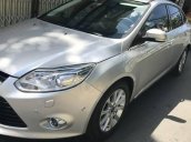 Cần bán xe Ford Focus 2.0 Titanium đời 2014, màu bạc xe gia đình