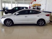 Cần bán Hyundai Elantra 1.6 MT 2017, số sàn