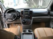 Xe Kia Carnival đời 2009, màu bạc, nhập khẩu Hàn Quốc