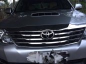 Xe Toyota Fortuner G đời 2015, màu bạc giá cạnh tranh