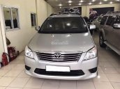 Bán Toyota Innova 2.0 E năm 2013, màu bạc số sàn, giá chỉ 650 triệu