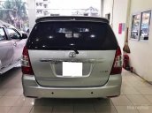 Bán Toyota Innova 2.0 E năm 2013, màu bạc số sàn, giá chỉ 650 triệu