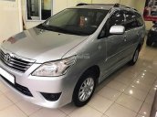 Bán Toyota Innova 2.0 E năm 2013, màu bạc số sàn, giá chỉ 650 triệu