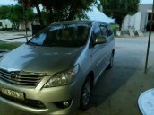 Cần bán gấp Toyota Innova sản xuất 2013, màu bạc chính chủ, giá tốt