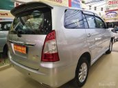 Xe Toyota Innova năm 2013, màu bạc như mới