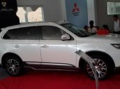 Bán Mitsubishi Outlander đời 2017, màu trắng