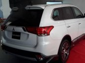 Bán Mitsubishi Outlander đời 2017, màu trắng