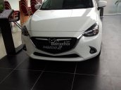 Bán xe Mazda 2 1.5L AT Hatchback đời 2017, màu trắng, giá tốt, trả góp 90%