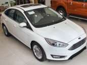 Bán ô tô Ford Focus Titanium 1.5 AT Sedan sản xuất 2017, màu trắng