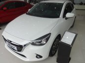 Bán Mazda 2 AT đời 2017, xe mới, màu trắng, giá 635tr