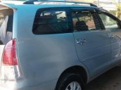 Gia đình bán xe Toyota Innova đời 2010, giá cạnh tranh