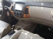 Gia đình bán xe Toyota Innova đời 2010, giá cạnh tranh