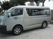 Cần bán Toyota Hiace đời 2010, xe còn mới chính chủ