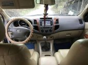 Bán Toyota Fortuner 2.5G đời 2009, màu bạc xe gia đình