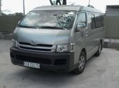 Cần bán Toyota Hiace đời 2010, xe còn mới chính chủ