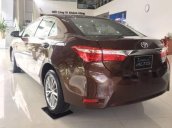 Cần bán xe Toyota Corolla Altis năm 2017, màu nâu, giá 748tr