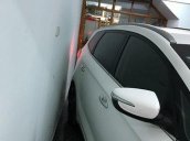 Bán xe cũ Kia Rondo CRDi đời 2016, màu trắng như mới, 730tr