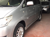 Cần bán lại xe Toyota Innova đời 2012 màu bạc, giá tốt