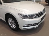 Cần bán Volkswagen Passat E năm 2015, màu trắng, nhập khẩu chính hãng - Lh: 0978877754