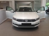 Cần bán Volkswagen Passat E năm 2015, màu trắng, nhập khẩu chính hãng - Lh: 0978877754