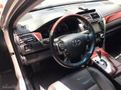 Bán Toyota Camry 2.5 Q đời 2014, màu bạc xe gia đình 