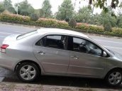 Gia đình xe Toyota Vios E cuối 2009, màu bạc, số sàn