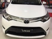 Bán xe Toyota Vios đời 2017, màu trắng, giá tốt