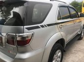 Cần bán lại xe Toyota Fortuner đời 2010, màu bạc