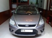 Nhà cần bán xe Ford Focus AT 2012, giá tốt