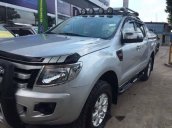 Cần bán xe Ford Ranger XLS AT đời 2014, màu bạc