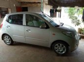 Bán xe cũ Hyundai i20 AT đời 2011, màu bạc số tự động, giá 310tr