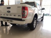 Ford Ranger XLS đời 2017 - màu trắng - giá tốt mới 100%