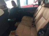 Bán xe Toyota Innova 2.0G 2017, số sàn, giao ngay