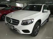 Cần bán xe Mercedes GLC250 4Matic 2017, màu trắng nội thất nâu, giao ngay