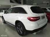 Cần bán xe Mercedes GLC250 4Matic 2017, màu trắng nội thất nâu, giao ngay