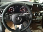 Cần bán xe Mercedes GLC250 4Matic 2017, màu trắng nội thất nâu, giao ngay