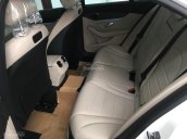 Cần bán Mercedes C200 đời 2018, màu trắng